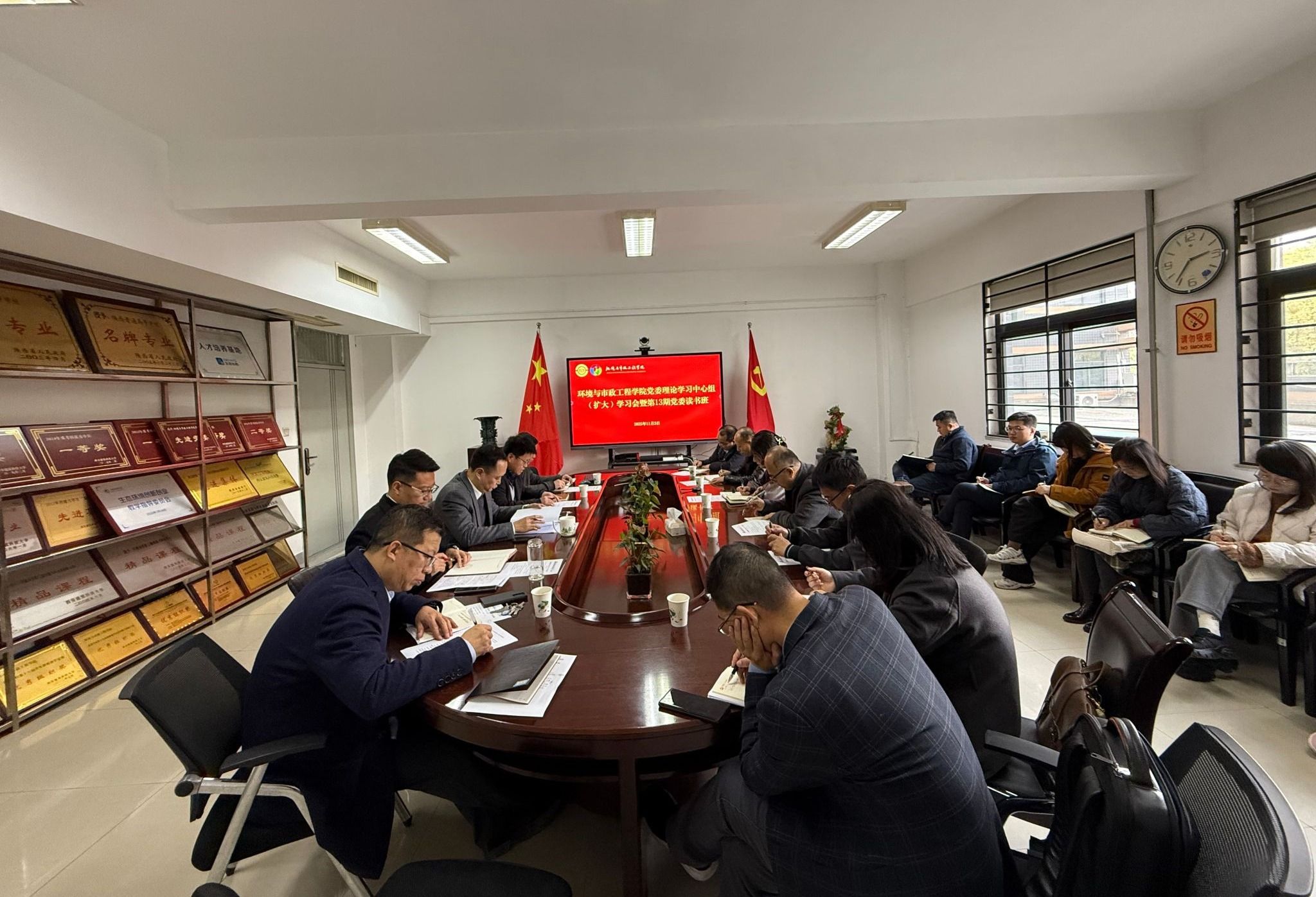 黄色小说网站大全