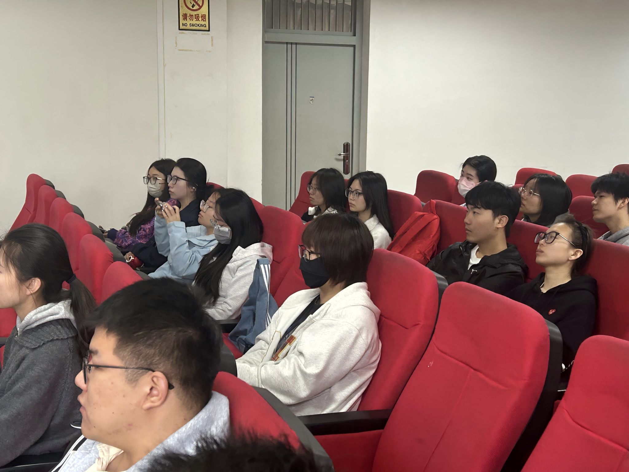 黄色小说网站大全