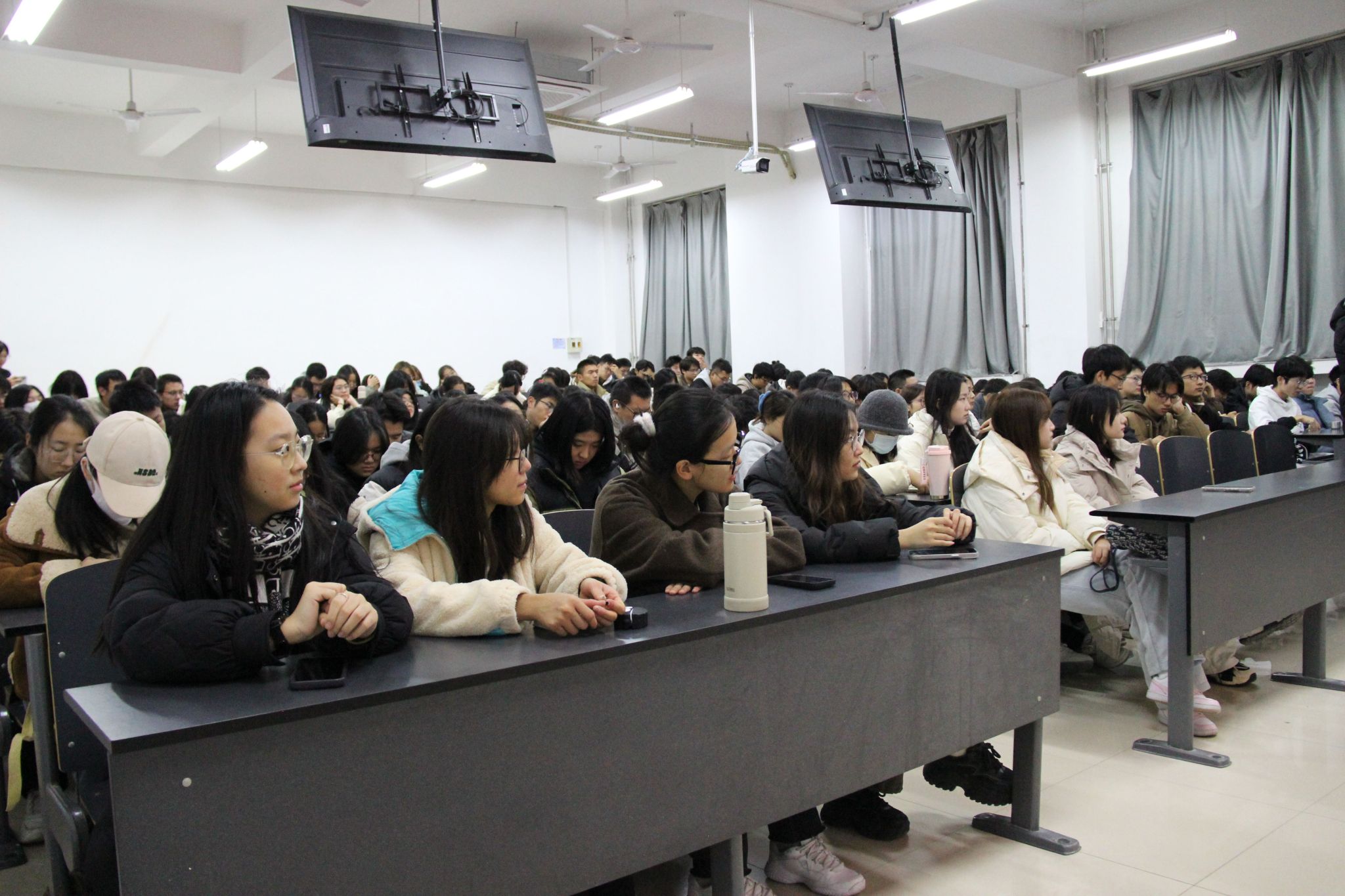 黄色小说网站大全