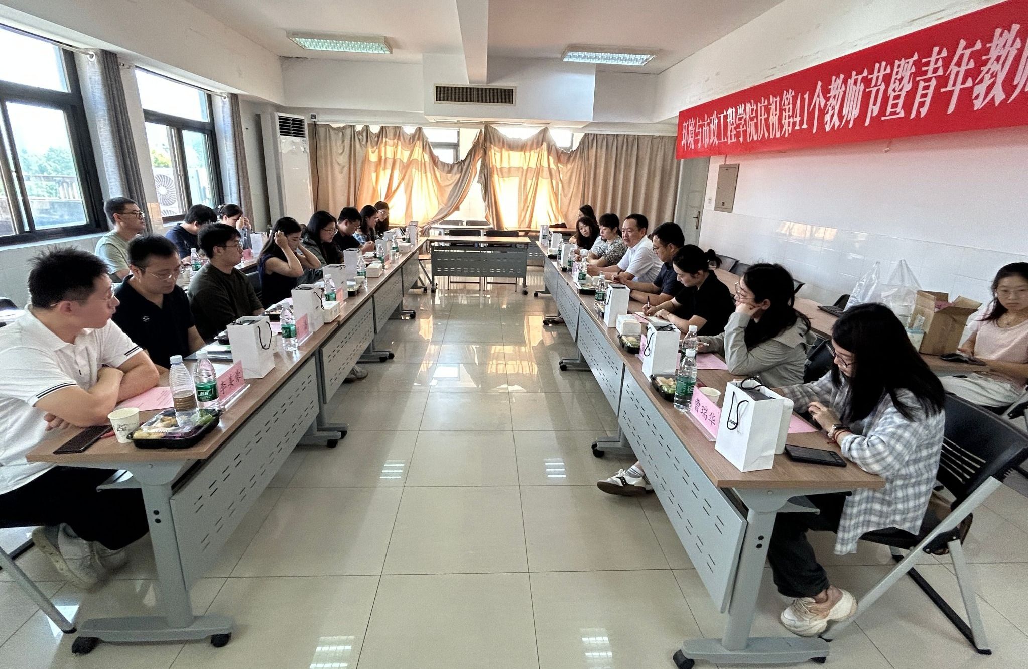 黄色小说网站大全