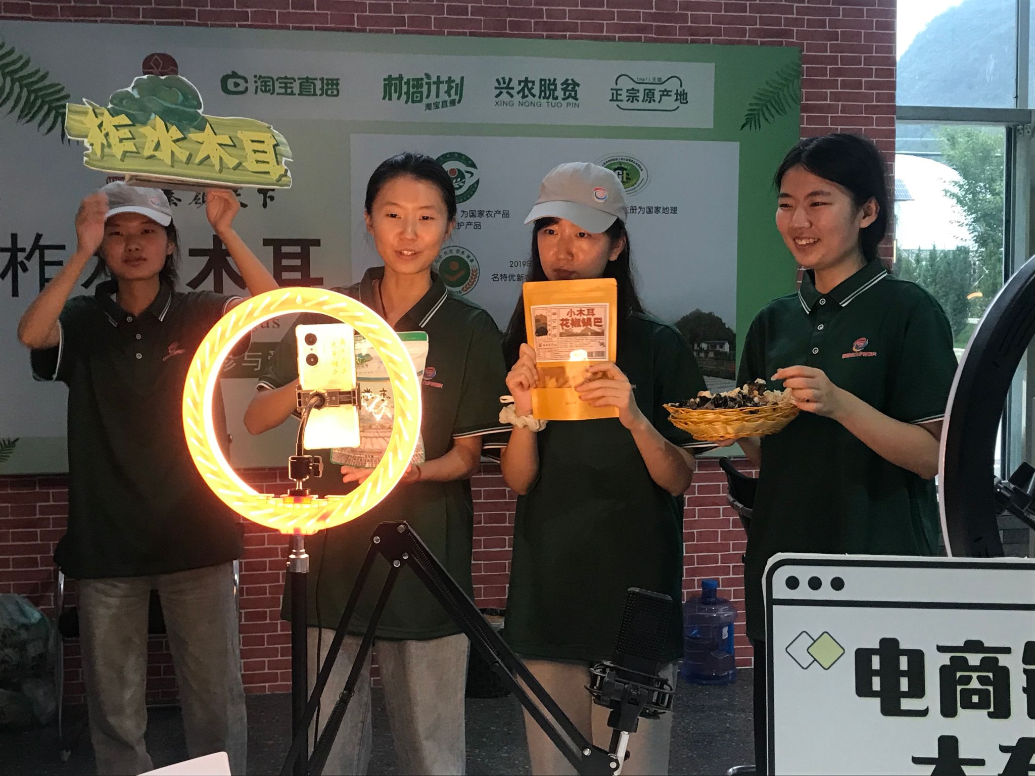 黄色小说网站大全