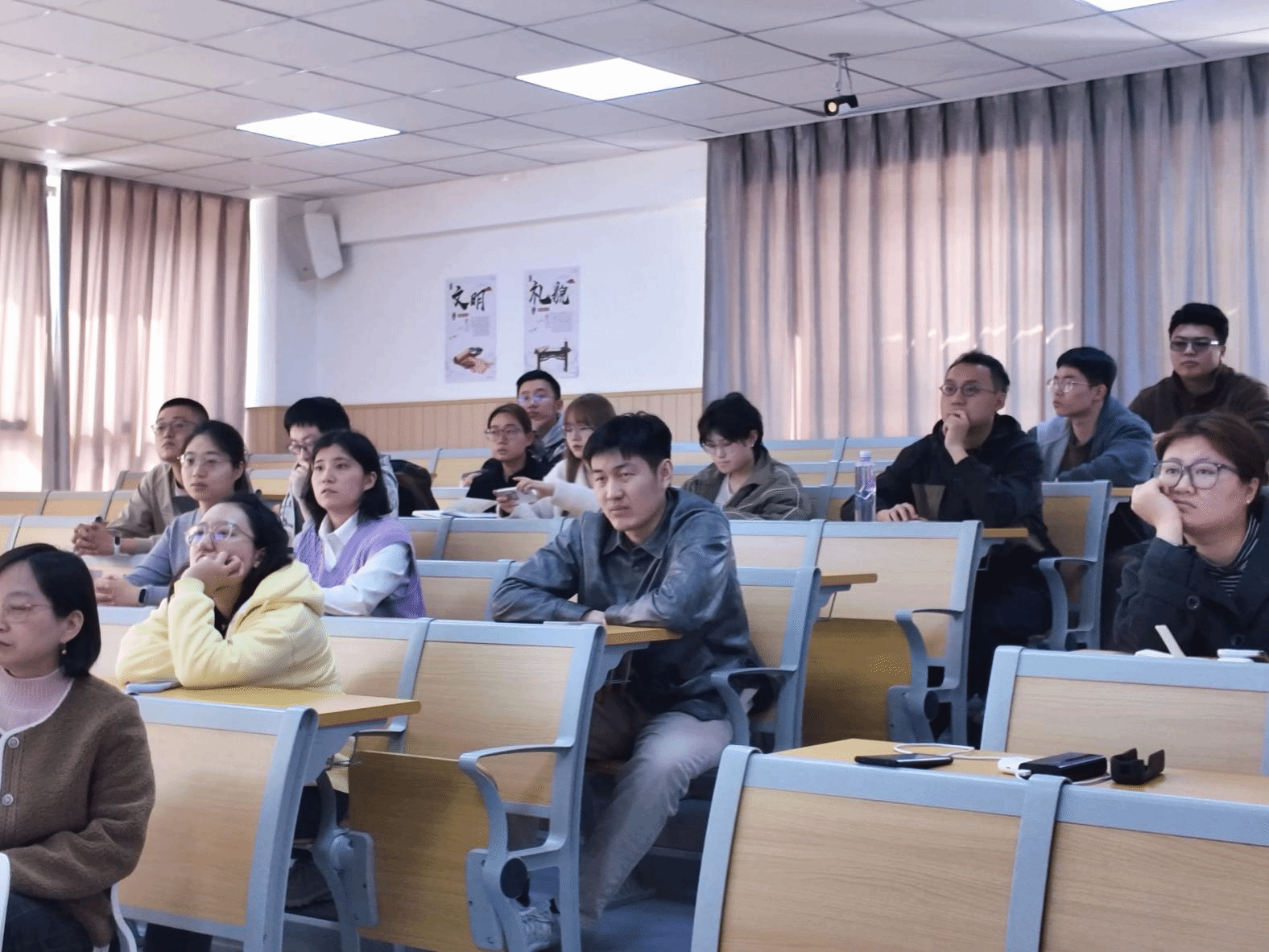 黄色小说网站大全