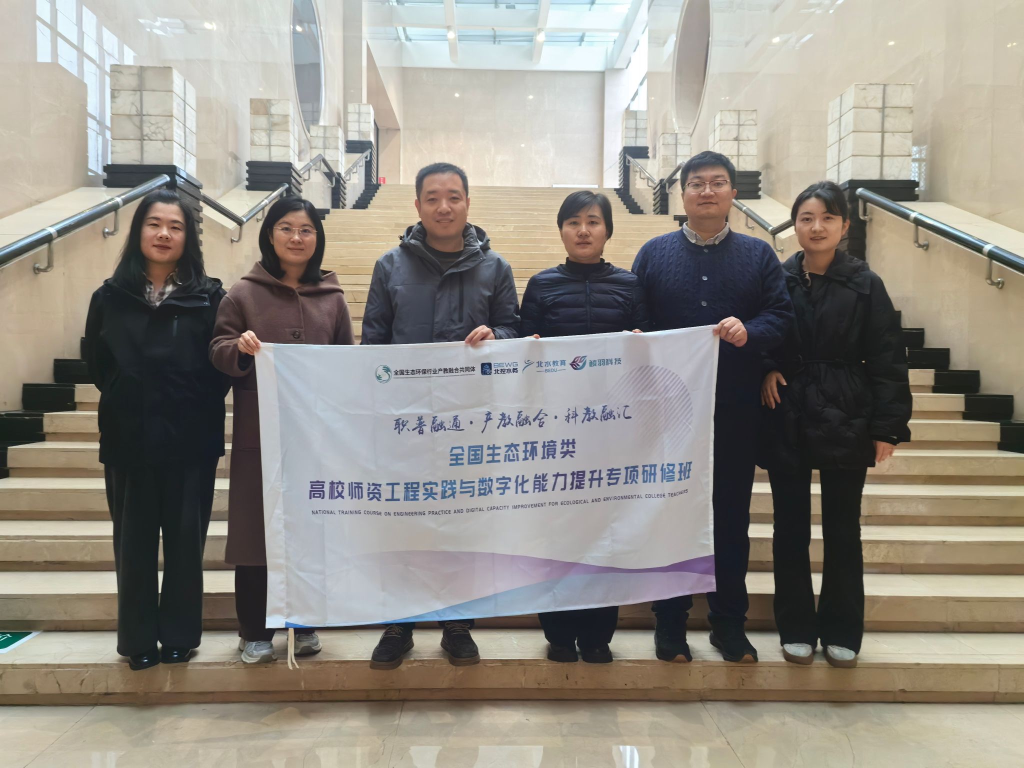 黄色小说网站大全