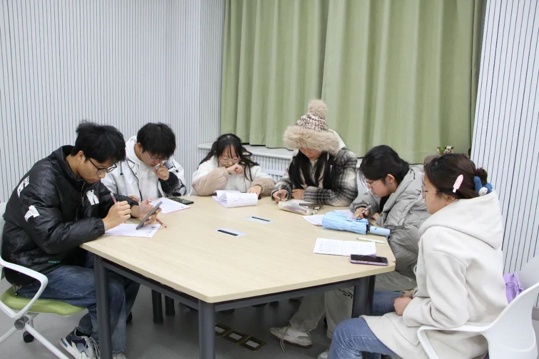 黄色小说网站大全