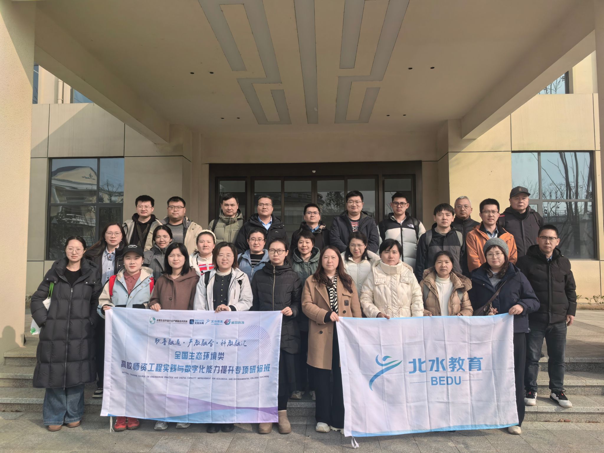 黄色小说网站大全