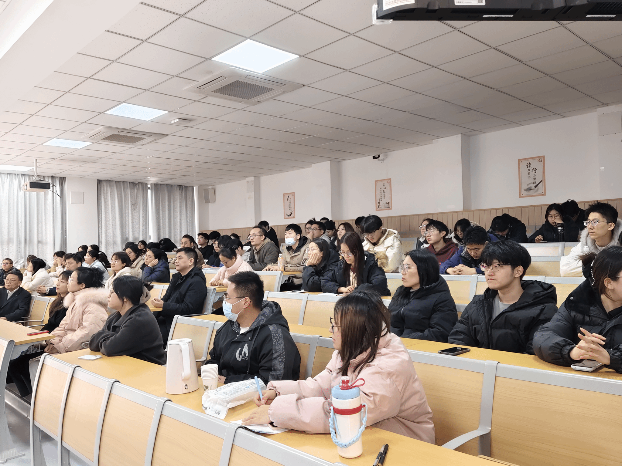 黄色小说网站大全