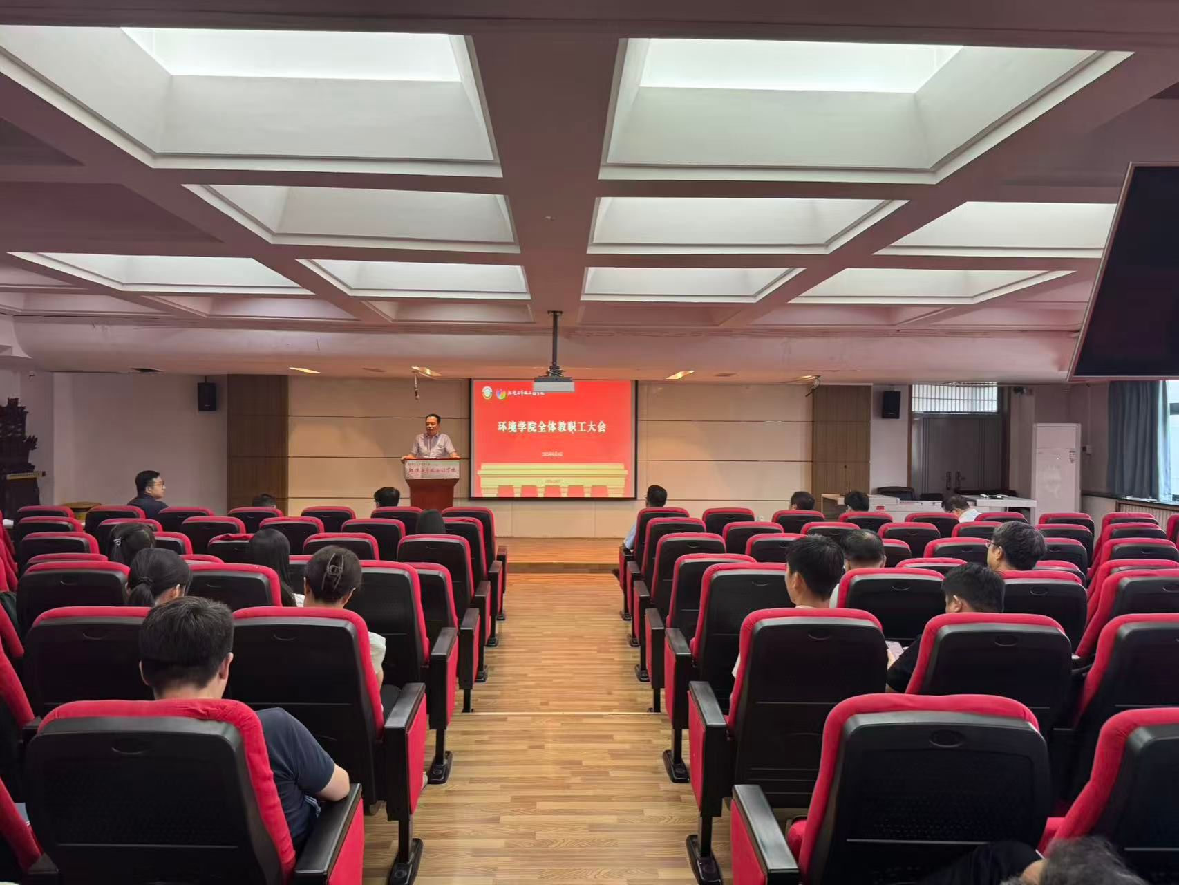 黄色小说网站大全