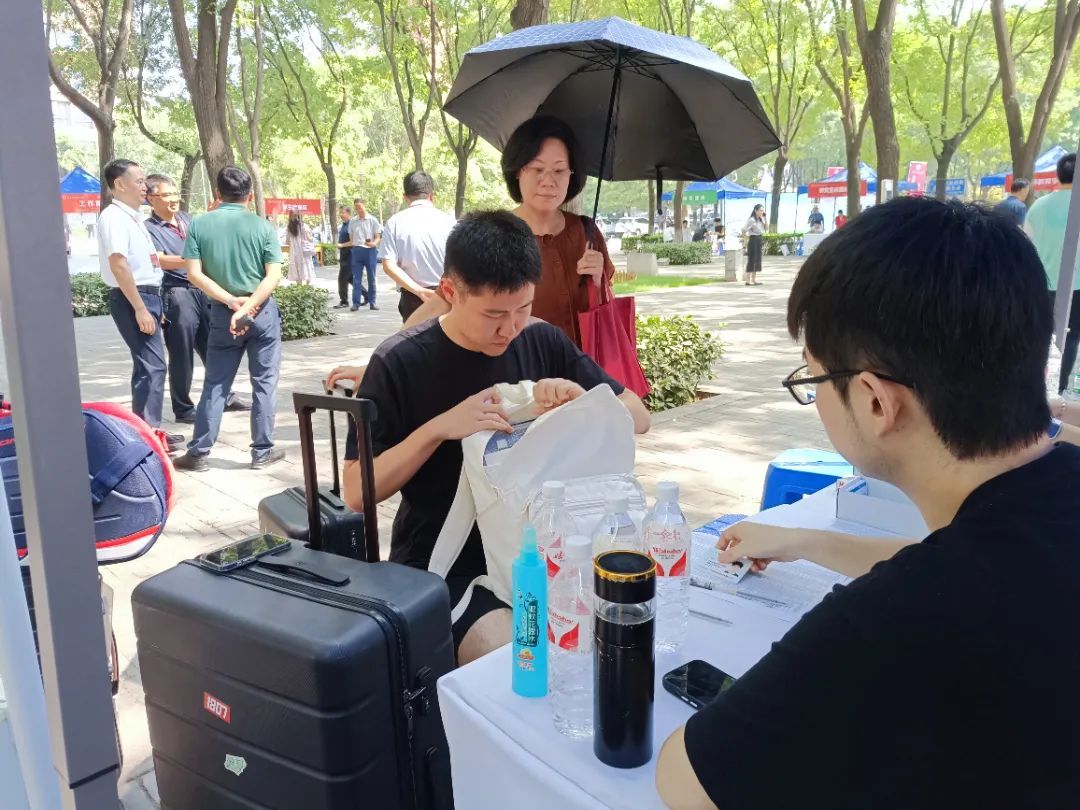 黄色小说网站大全